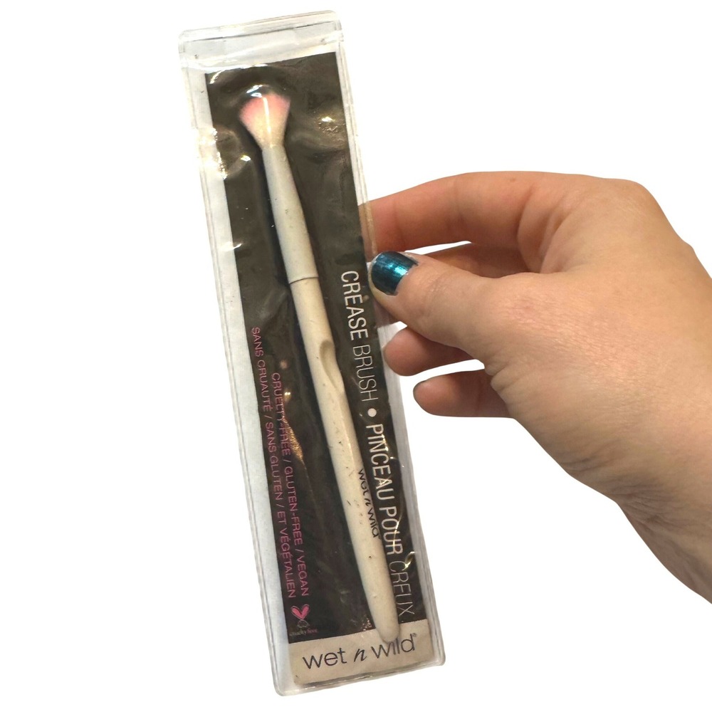 $3 BUNDLE ITEM New Wet n Wild Crease Brush Tapered Eyeshadow Blending Brush